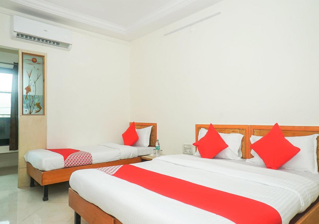 Hotel Wayfare Shirdi Exteriör bild
