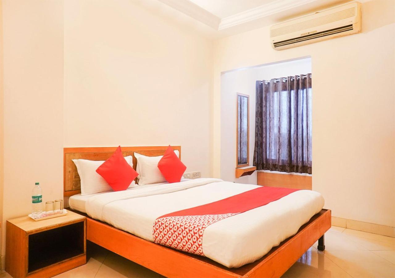 Hotel Wayfare Shirdi Exteriör bild