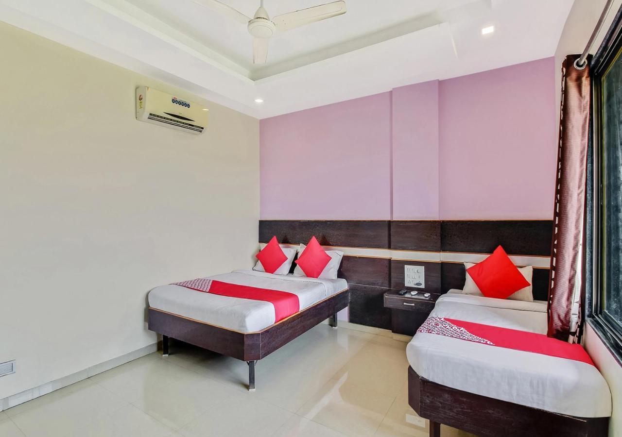 Hotel Wayfare Shirdi Exteriör bild