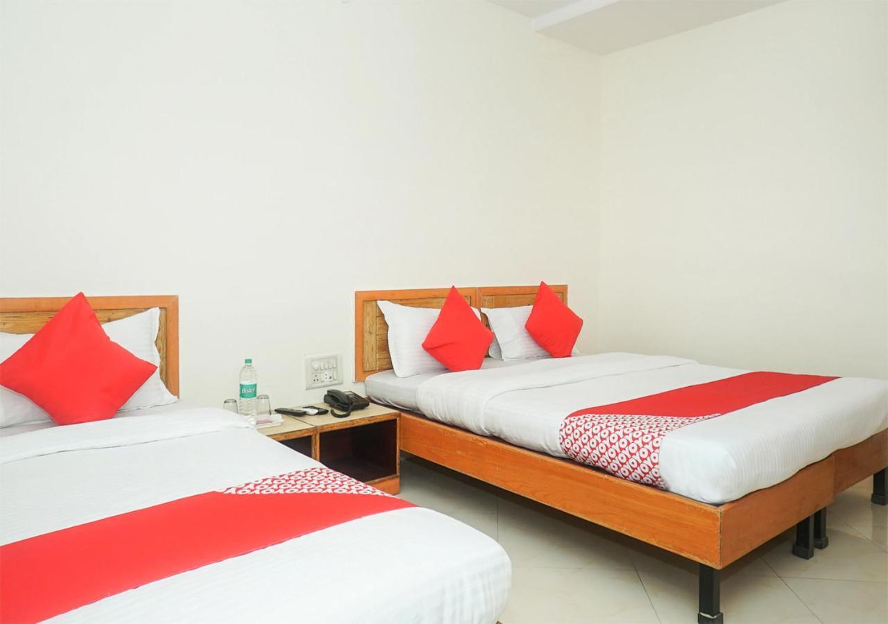 Hotel Wayfare Shirdi Exteriör bild