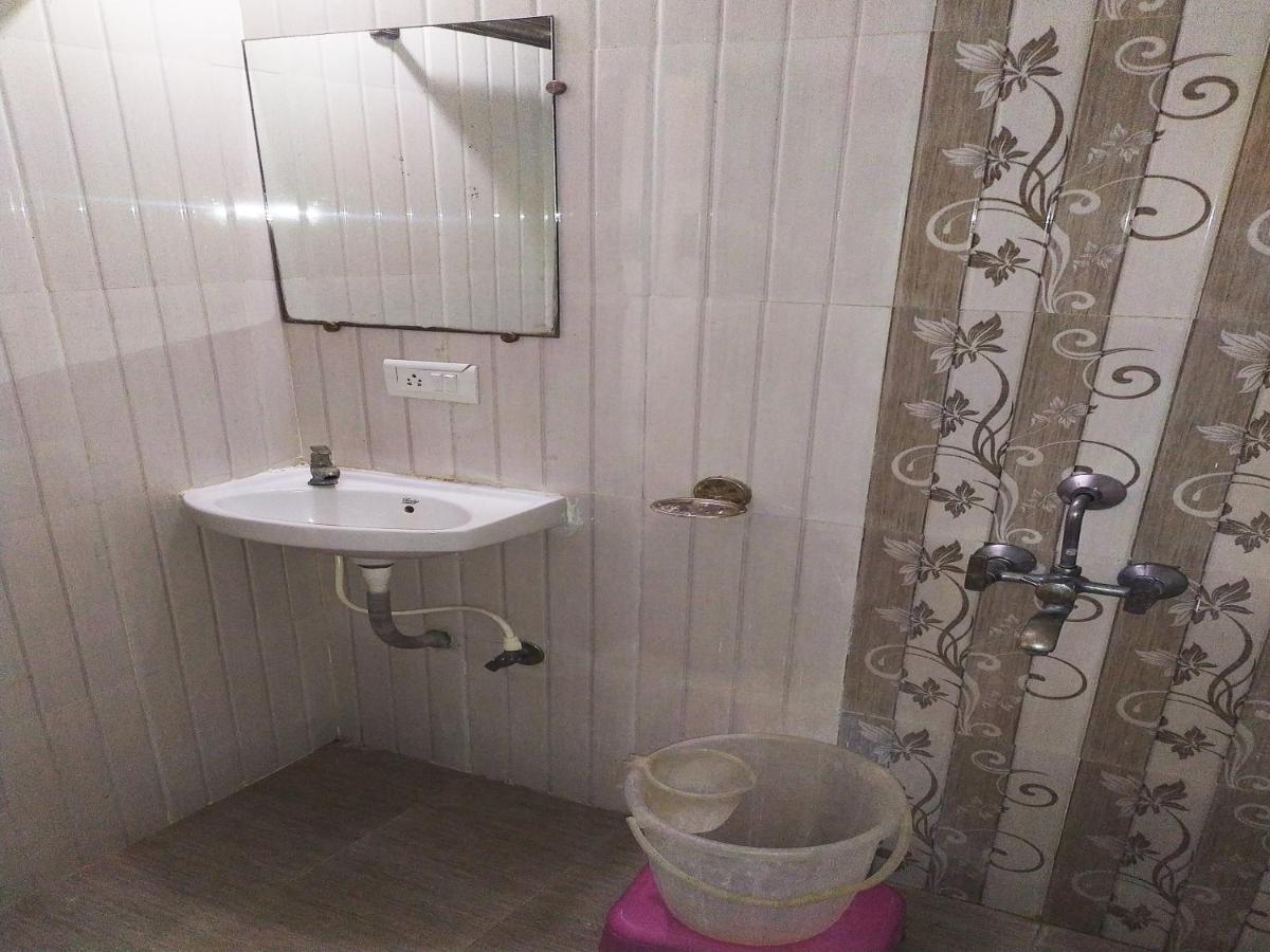 Hotel Wayfare Shirdi Exteriör bild